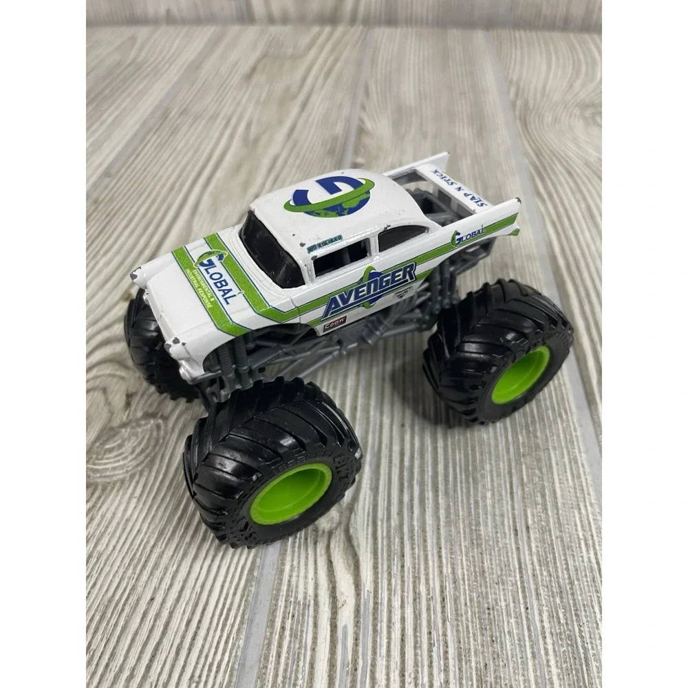 Hot Wheels Monster Jam 1:64 Trucks Lot of 6 Gunkster Slap N Stick Bone Shaker